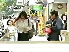 Brunette thủ dâm trên một khổng sex phim vietsub lồ giường